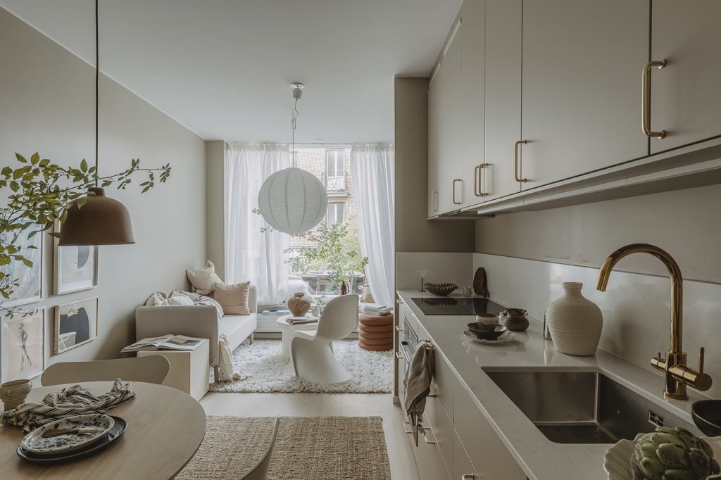 A small apartment with a practical, open layout