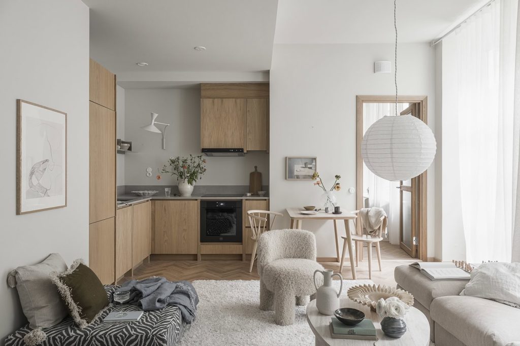 A bright one-bedroom apartment with oak woodwork
