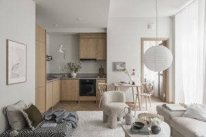A bright one-bedroom apartment with oak woodwork