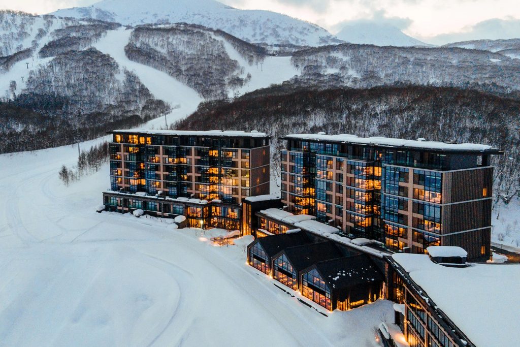 8 unforgettable winter-only dining experiences at hotels around the world